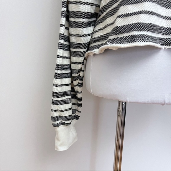 By Together Striped Raw Hem Slouchy Oversized Off The Shoulder Sweater Medium - Picture 2 of 9